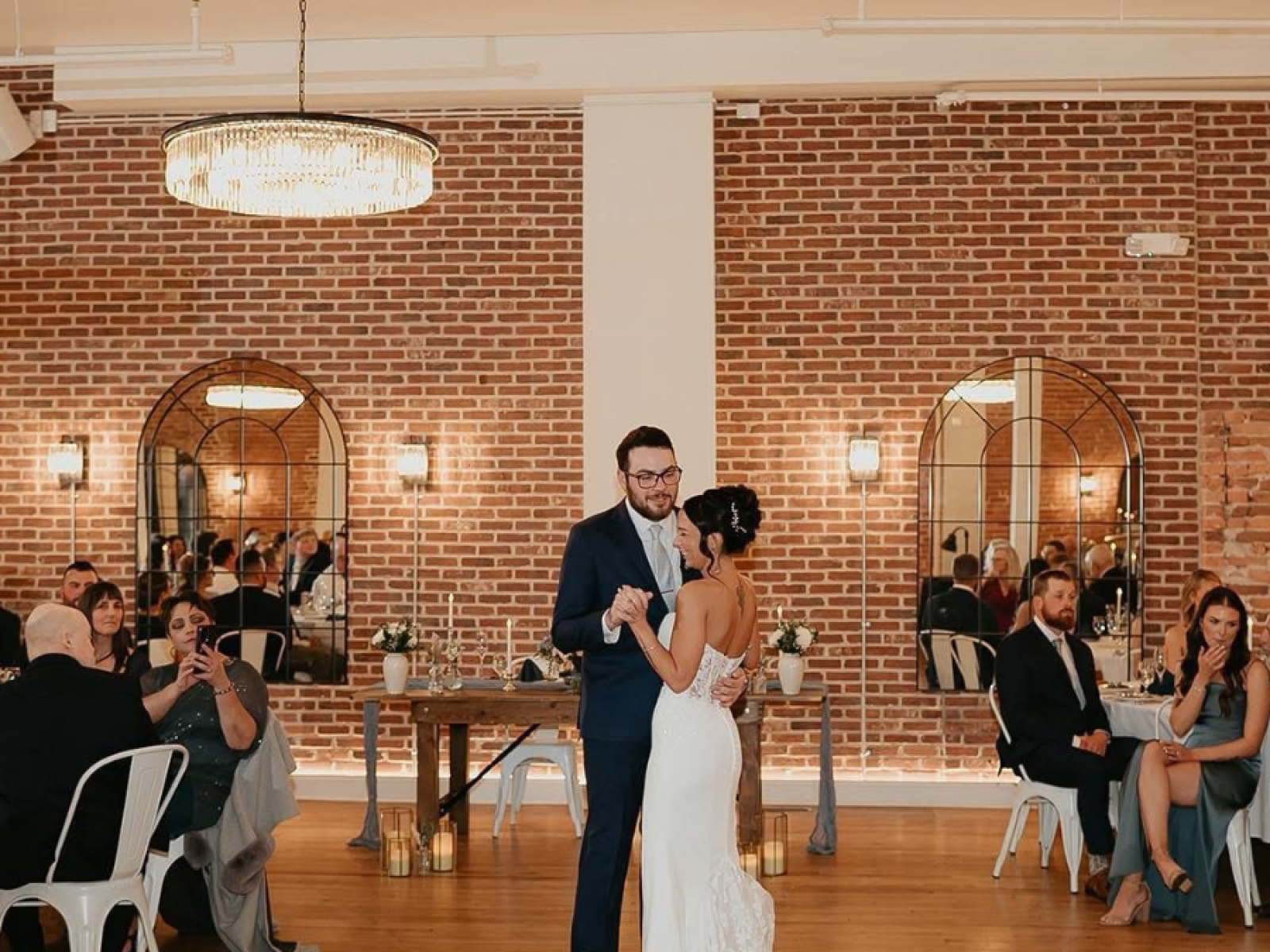 Open Floor Plan_Bride and Groom first dance
